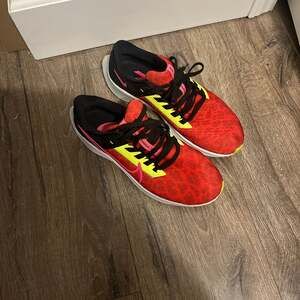 Nike Women's Air Zoom Pegasus 38 Chile Red Hyper Pink DM8061-600